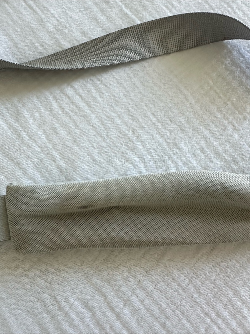 Lululemon Gray Running Belt with Zip Pocket - Picture 2 of 2
